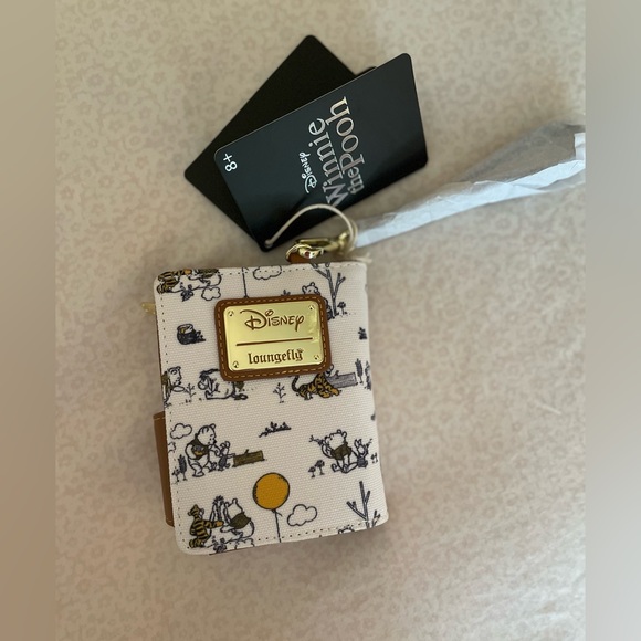Loungefly Winnie the Pooh Wallet 🎈 - Picture 2 of 6